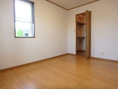 ＷＩＮクローゼットのある６帖洋室※同タイプ別号室参考写真