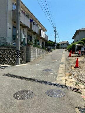 北側前面道路
