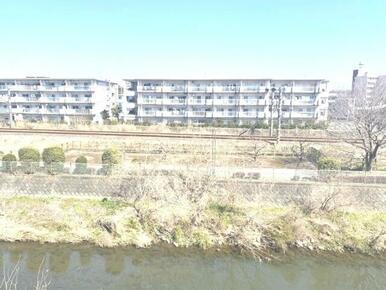 玄関側からの眺望