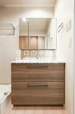 ヘアセットも簡単洗髪洗面化粧台タイプ☆