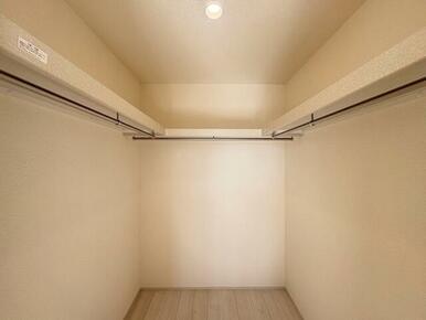 賢く収納しながら季節ごとの装いを楽しみたい（1号棟）