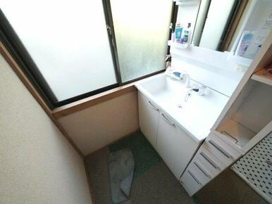 内装リフォーム済み令和2年10月システムキッチン 敷地約232坪 ５LDK平家+車庫