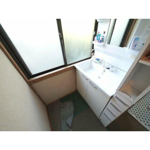 内装リフォーム済み令和2年10月システムキッチン 敷地約232坪 ５LDK平家+車庫