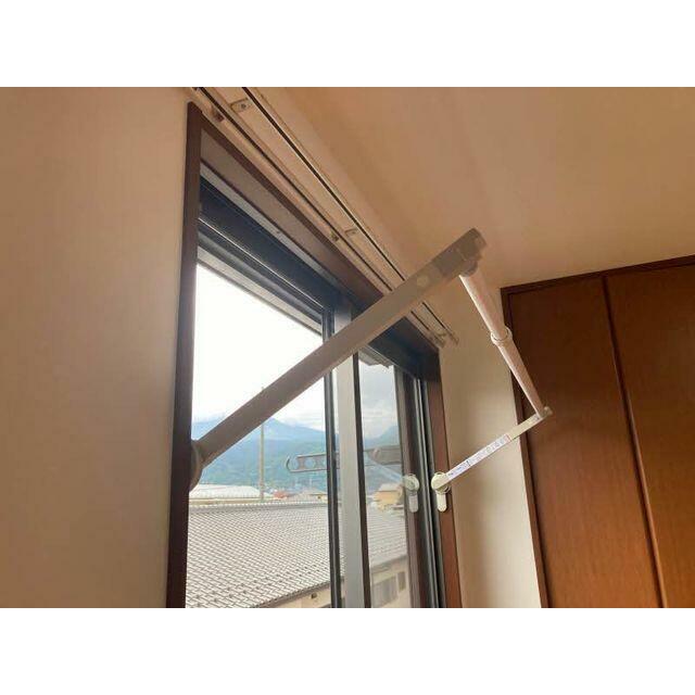 室内には雨の日や花粉の時期でも洗濯物を干せる設備ございます♪