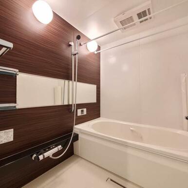 ★バス☆浴室乾燥暖房機付きのお風呂です！！１６１８サイズです！！！！