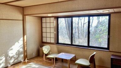 和室はゆったりとした空間です。 窓際で那須の自然を堪能しつつまったりとした時間を過ごせます。