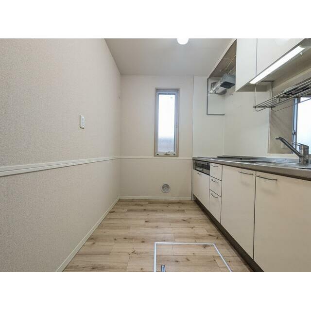 キッチンスペース※クリーニング前の室内参考写真です。