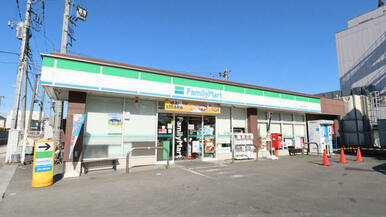 ファミリーマート小金井東八通り店