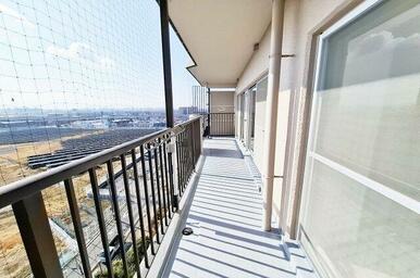 バルコニー：南東向きにつき日当り良好です。