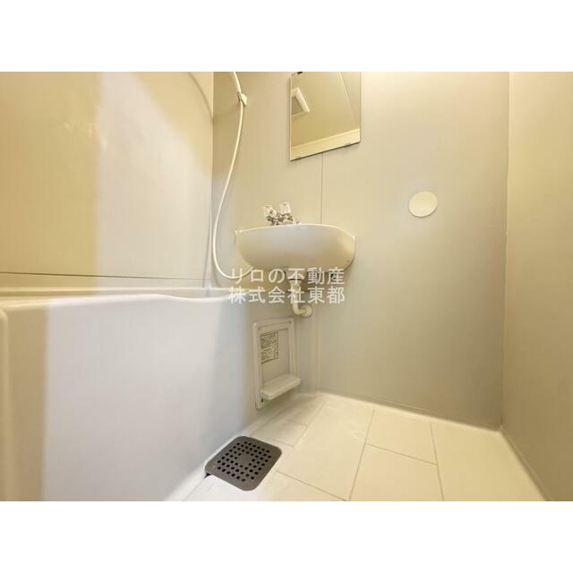 洗面ボウルもついているので、ここで洗顔できますね☆