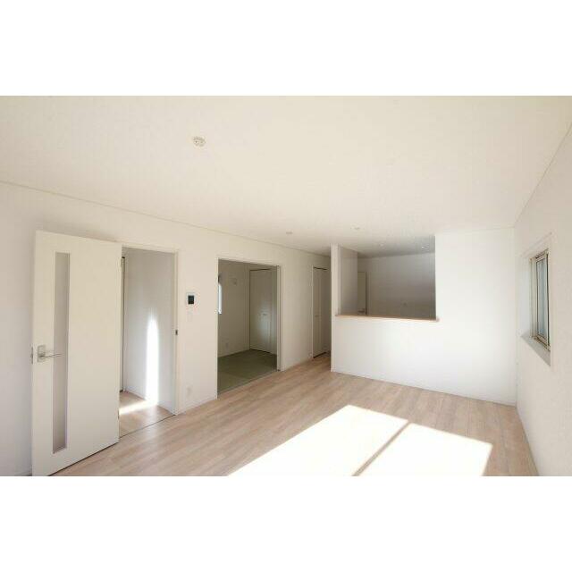 南西向きなので日差しが差し込みます