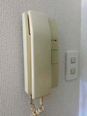 ☆受話器型インターホン付き☆