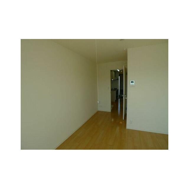 不在時の来訪者も確認できて安心な録画機能付きカラーモニターホンは、防犯効果が高く、安心・安全なシャ…