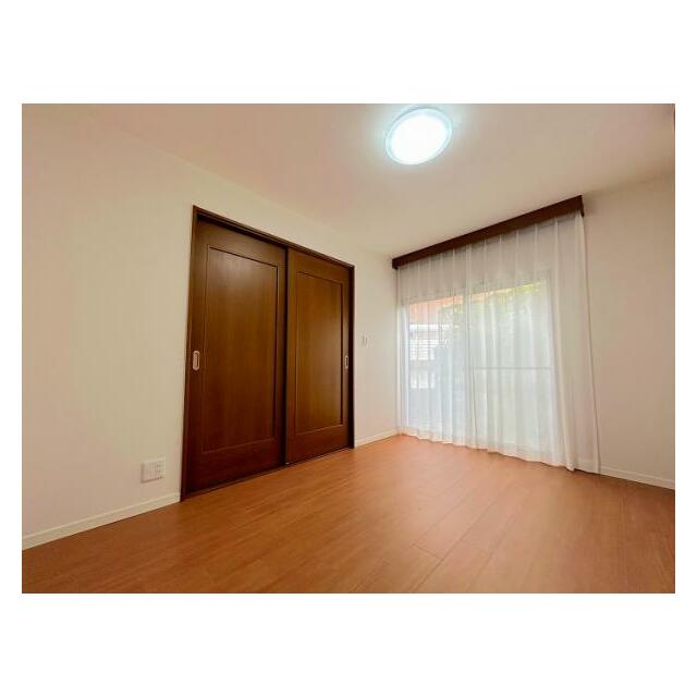 「1階洋室」約6帖のお部屋です。