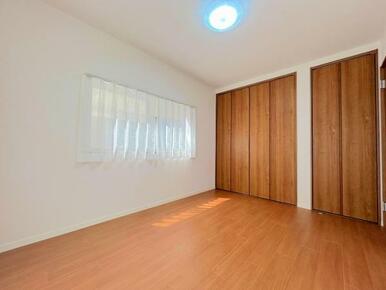 「3階西側洋室」約6帖のお部屋です。