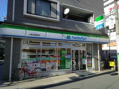 ファミリーマート小浦杉田駅前店