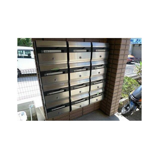 １階の集合ポストです。