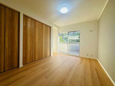 約6.5帖の南東洋室