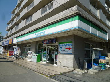 ファミリーマート浦和根岸店