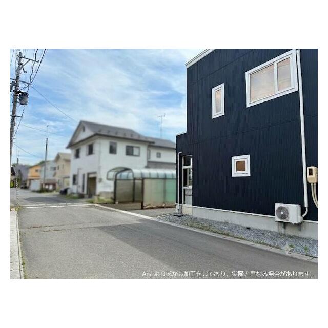 前面道路は幅員6ｍで、市に寄付された市道です。