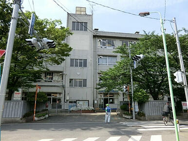 両新田小学校