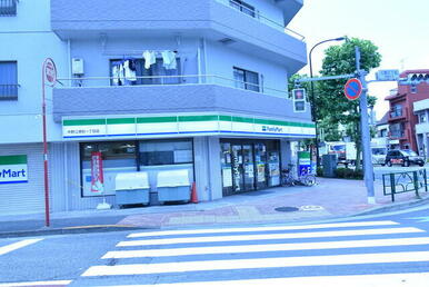 ファミリーマート中野江原町一丁目店