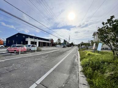 ②区画は、南側道路にも接道しております。