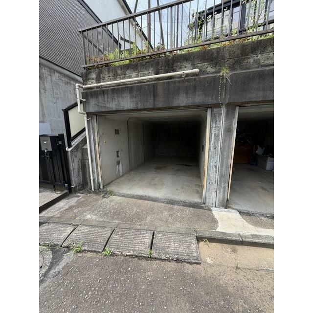 敷地内駐車場は別契約になります★