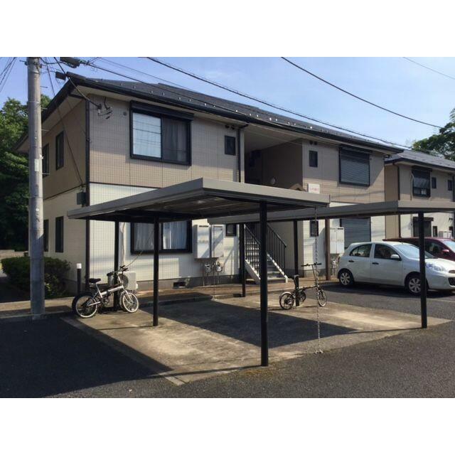 敷地内には屋根付きサイクルポートがあるので、大切な自転車等を雨ざらしにせずに保管できます（無料）♪