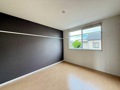 花粉対策や防犯上、人目を避けたい洗濯物の室内干しに便利なフレクリーン♪使わないときは窓枠上部に収納…