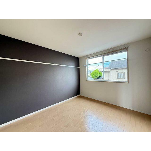 花粉対策や防犯上、人目を避けたい洗濯物の室内干しに便利なフレクリーン♪使わないときは窓枠上部に収納…