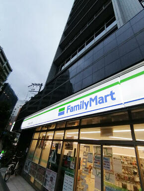 ファミリーマート　江戸堀なにわ筋店