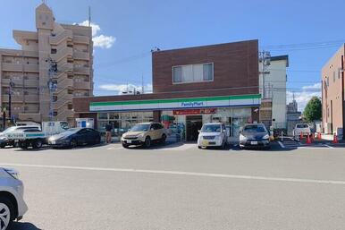 ファミリーマート若林河原町店