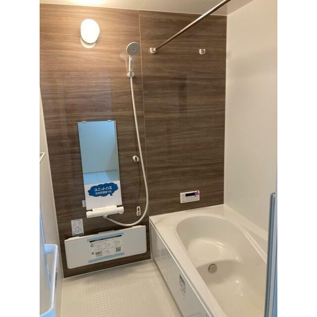 一日の終わりはバスタイムでリラックス。お湯でぽっかぽかに温まって快眠を（5号棟）