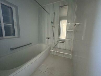 ゆったり過ごせるお風呂です