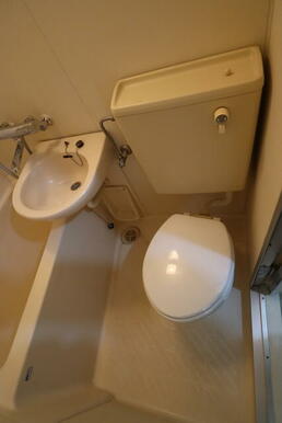 トイレ　3点ユニット内