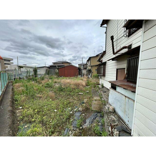裏に庭があるので家庭菜園やドッグランにも！