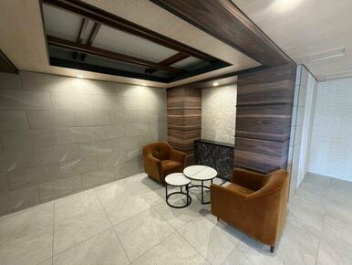 2025年1月築分譲マンションのエントランスです。