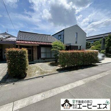 現在、建物が建っていますが解体後更地渡しになります