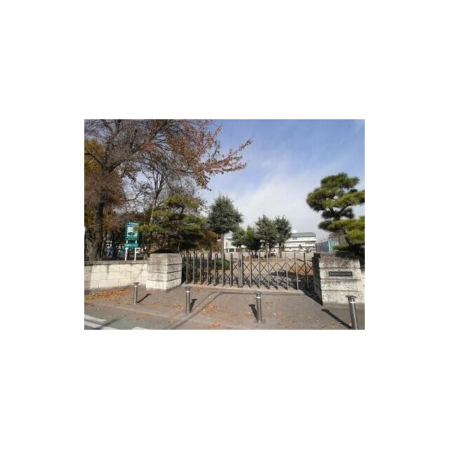 泉が丘小学校　817ｍ/徒歩11分、車3分