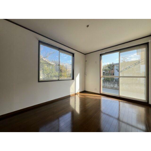 こちらのリビングで趣味の時間をお楽しみください