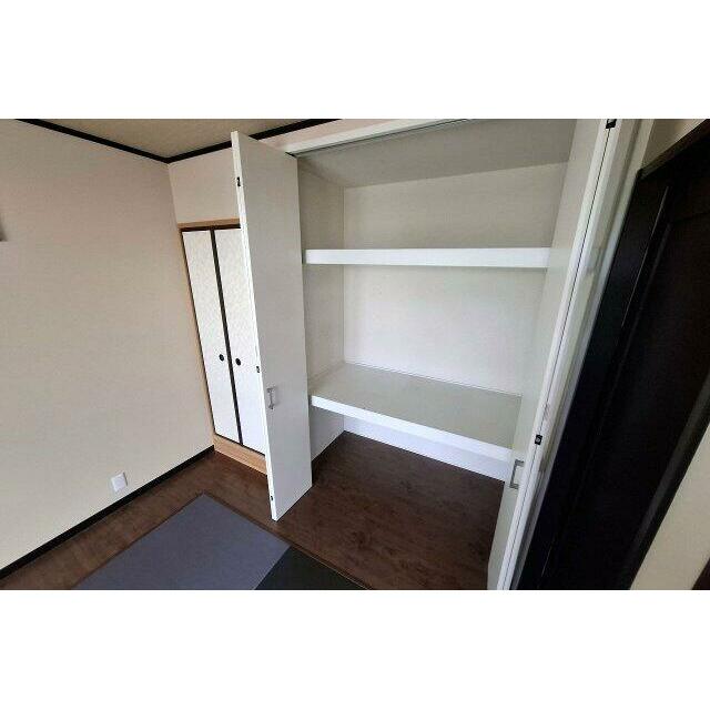畳コーナー内物入