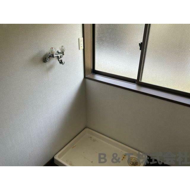 洗濯機置き場の蛇口は、お湯も使えます