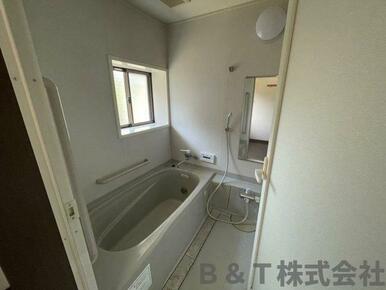落ち着いた空間のお風呂です