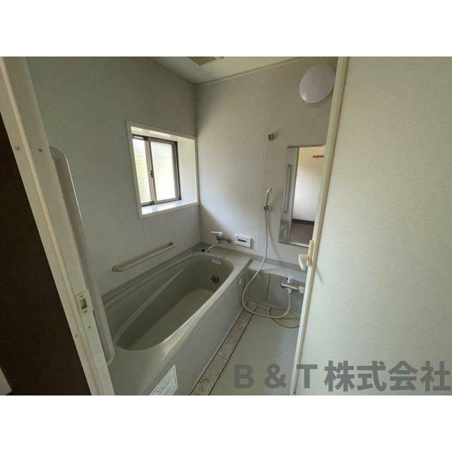 落ち着いた空間のお風呂です