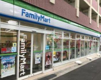 ファミリーマート中村橋駅西店