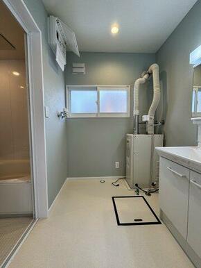 脱衣所も広さがあります。