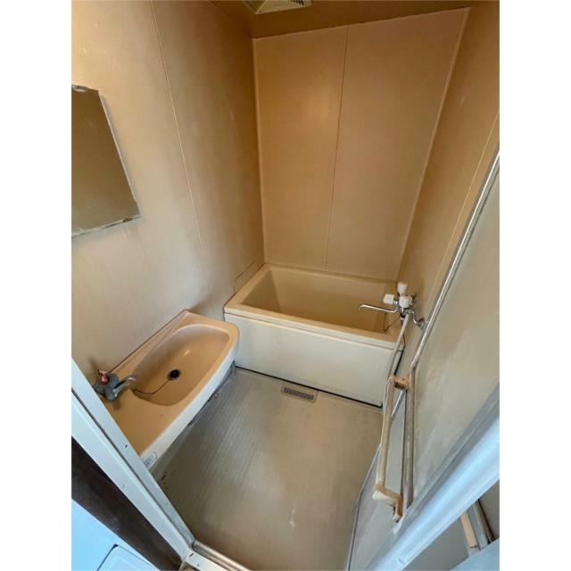 ☆２０２３年１０月１日撮影☆浴室と洗面台が同室になってます