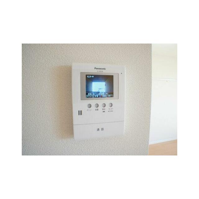 不在時の来訪者も確認できて安心な録画機能付きカラーモニターホンは、防犯効果が高く、安心・安全なシャ…