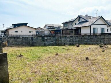 広いお庭で植栽や、畑が楽しめます♪